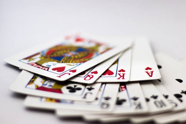 Sweet Bonanza cluster-based grid layout showing symbol combinations and payout triggers